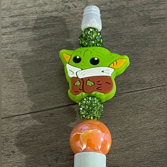 Grogu beaded focal pen - Picture 3 of 4